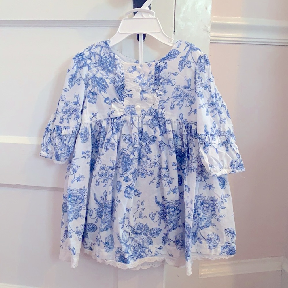 Girl’s 3T 2 piece set. Blue floral. Spring outfit. 100% cotton